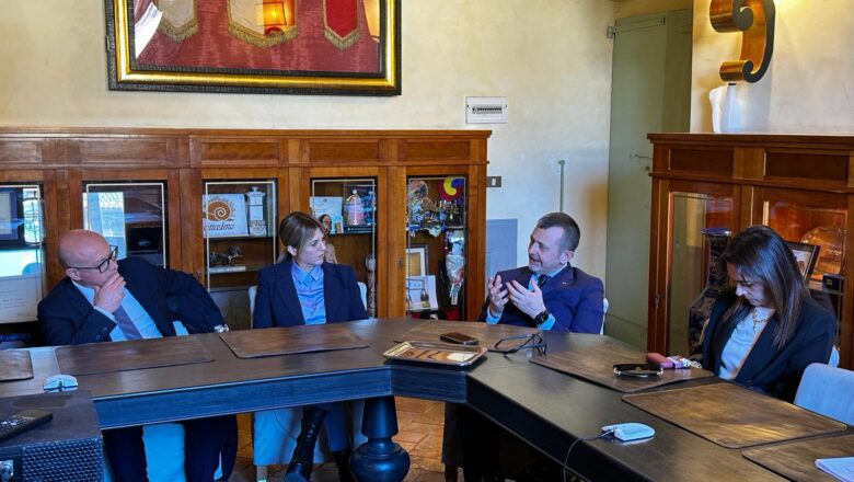Il sottosegretario alla Giustizia Delmastro a Orvieto incontra il sindaco Tardani e il presidente dell’Associazione Forense Caprio